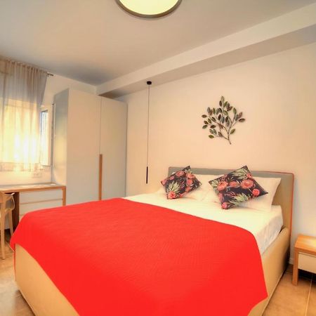 Apartments Villa Rojnica Jelsa  Kültér fotó