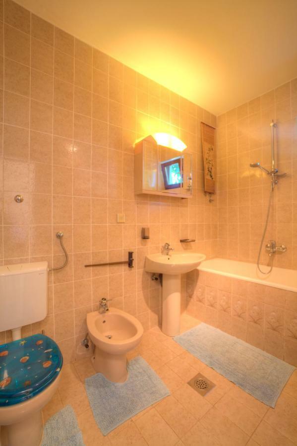 Apartments Villa Rojnica Jelsa  Kültér fotó